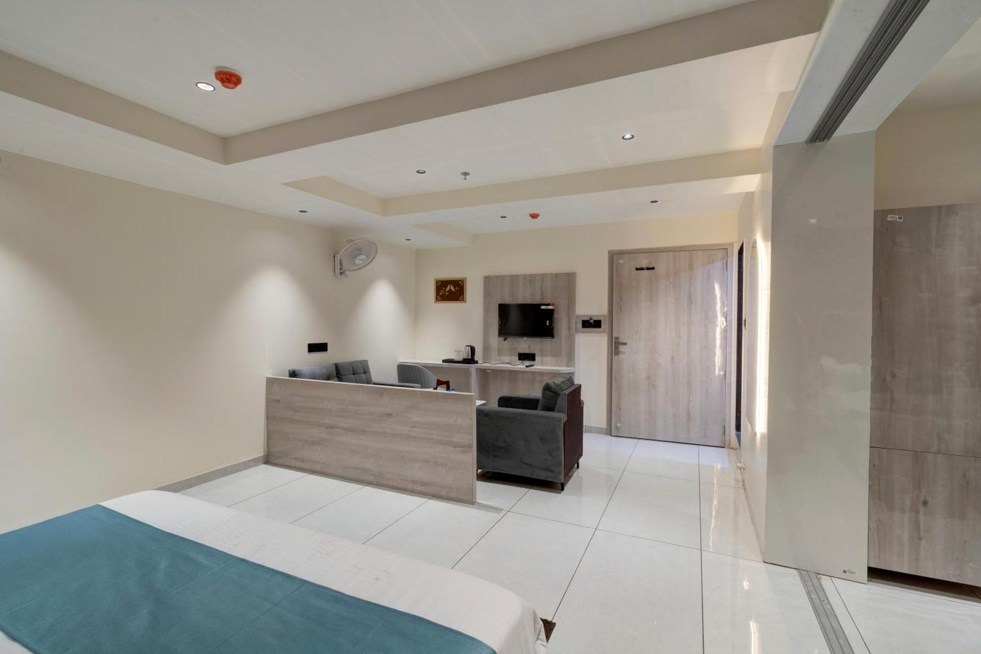 Hotel Shrimad Villa Gandhinagar Eksteriør billede