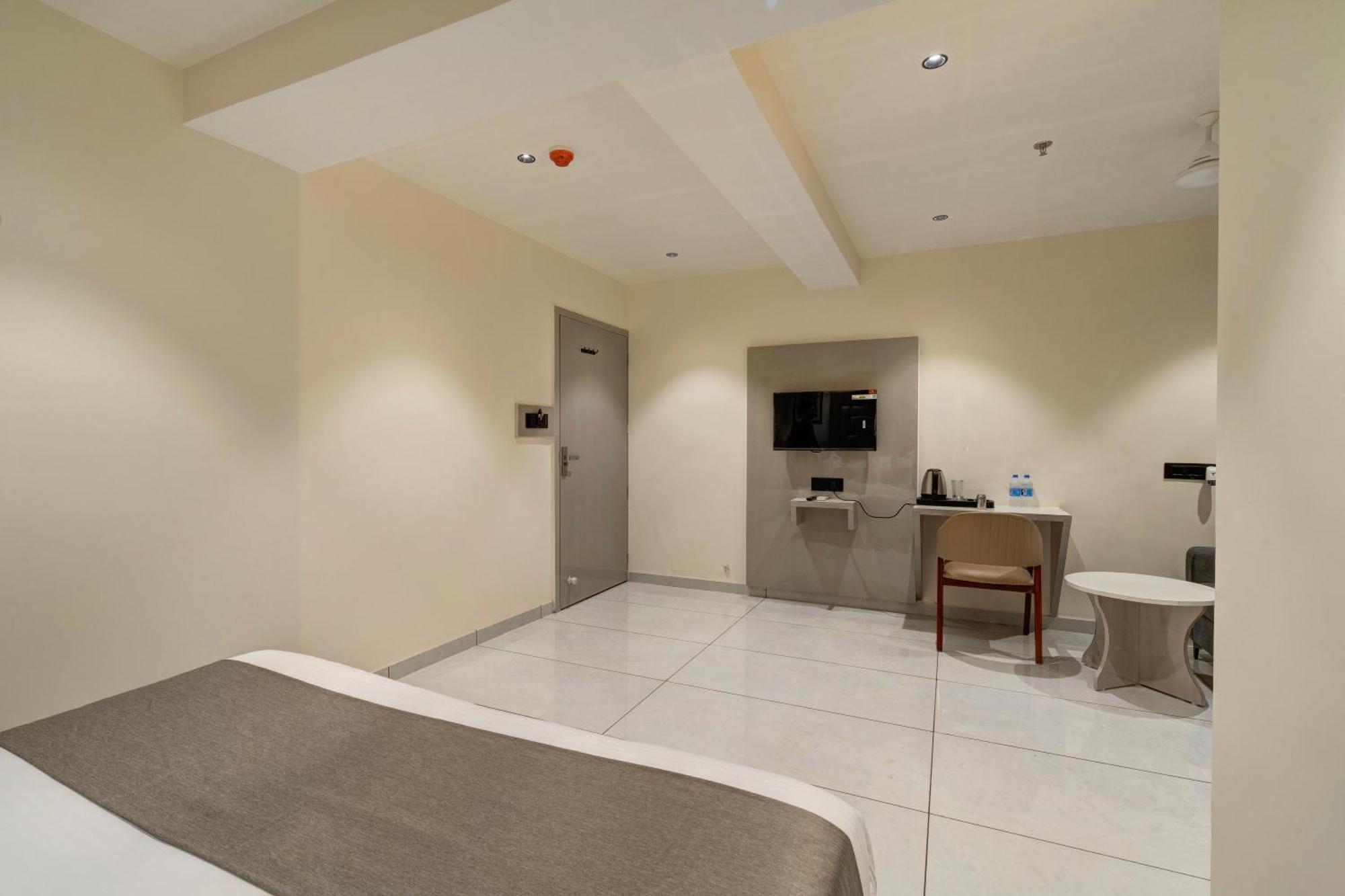 Hotel Shrimad Villa Gandhinagar Eksteriør billede