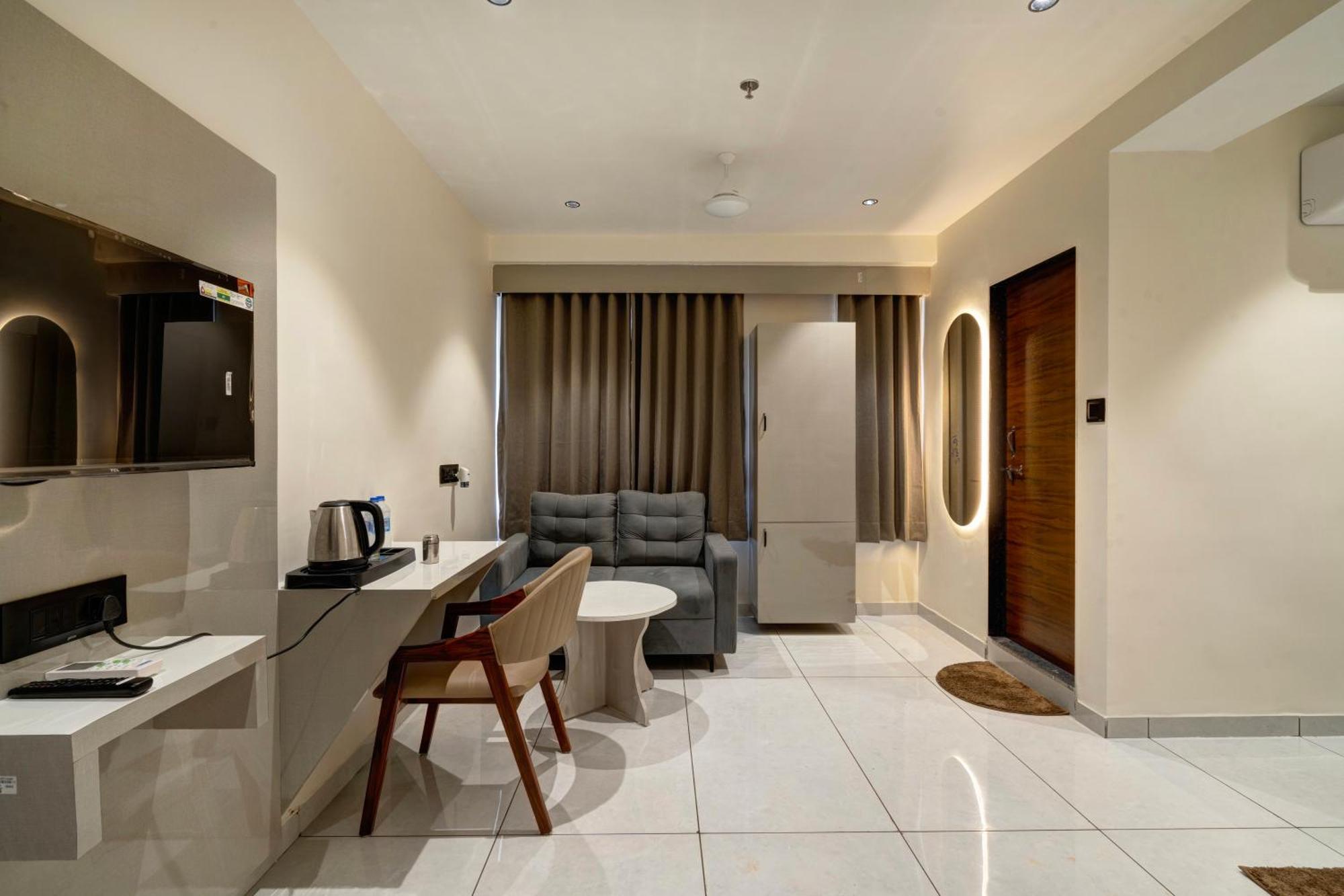 Hotel Shrimad Villa Gandhinagar Eksteriør billede