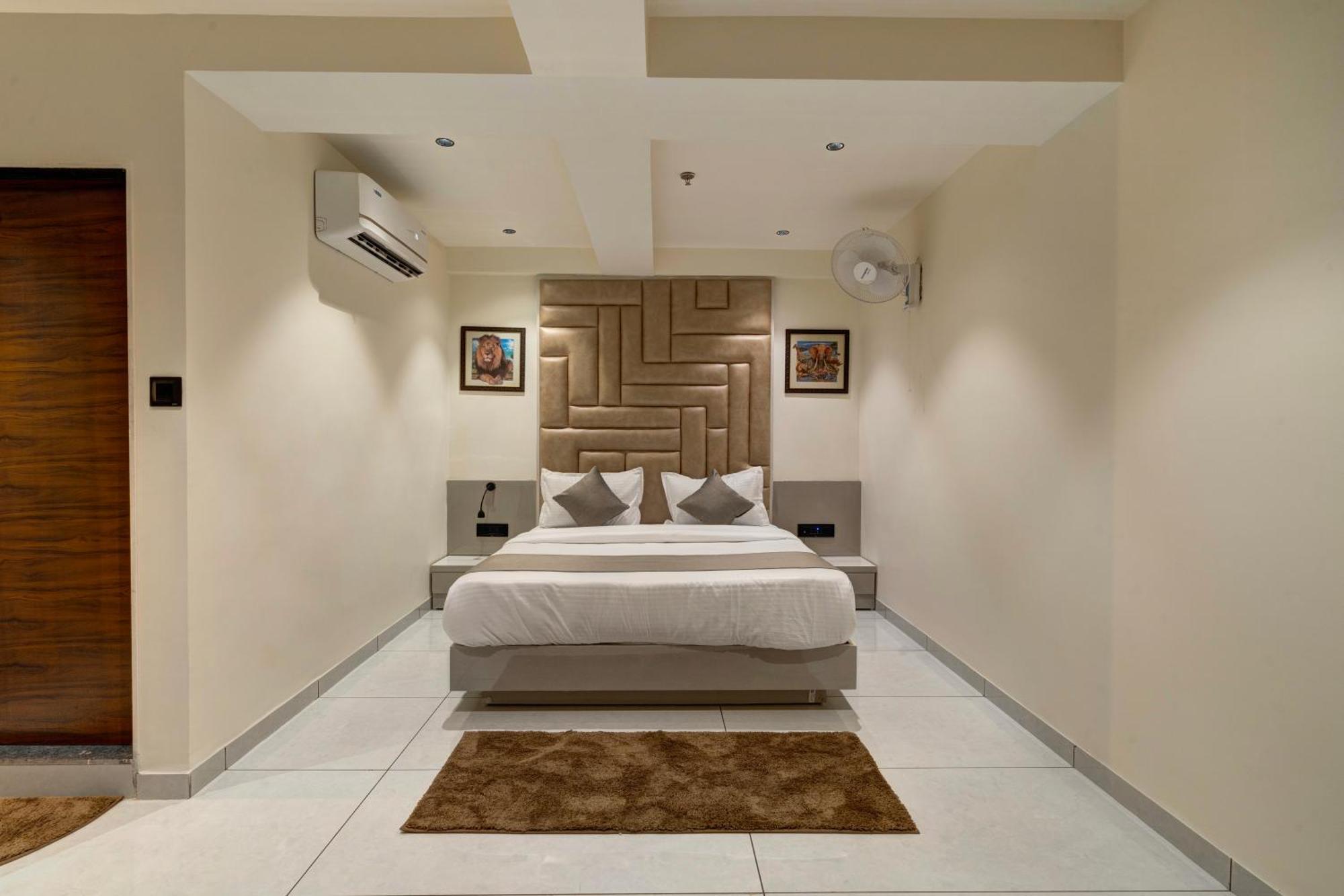 Hotel Shrimad Villa Gandhinagar Eksteriør billede