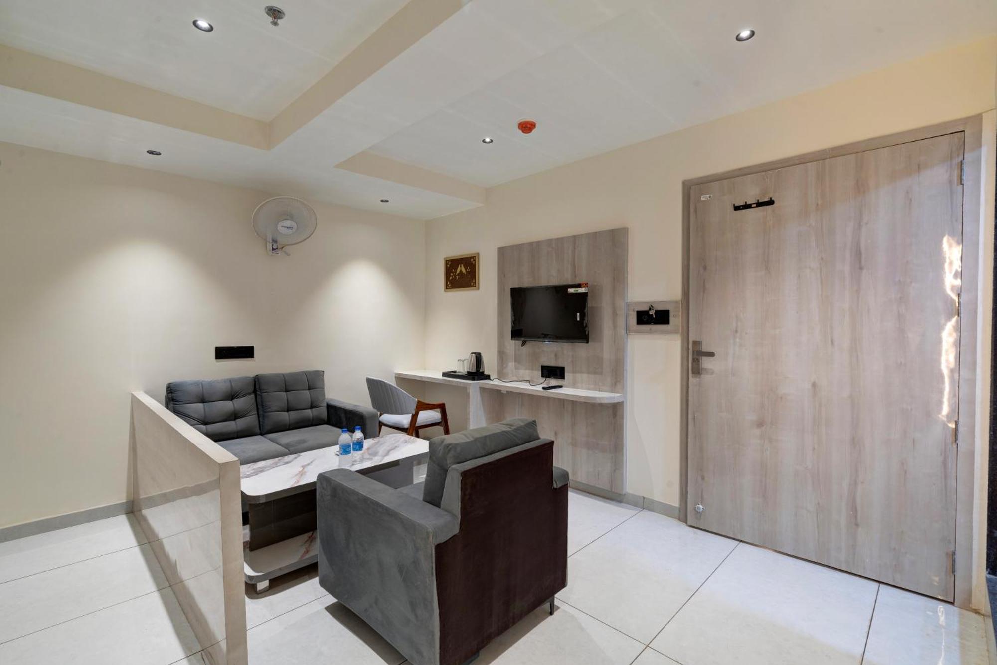 Hotel Shrimad Villa Gandhinagar Eksteriør billede