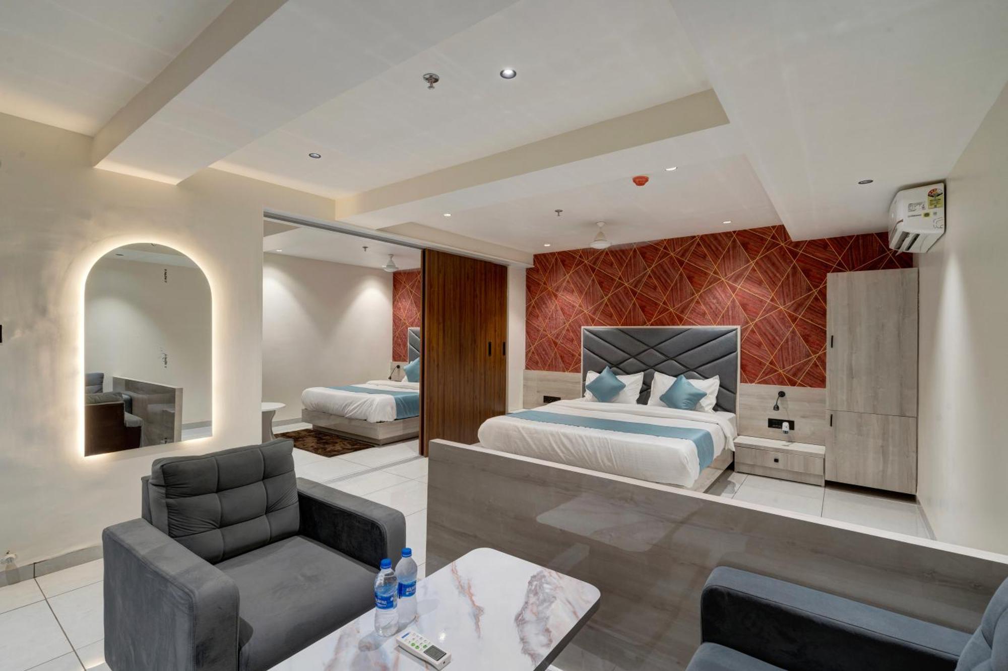 Hotel Shrimad Villa Gandhinagar Eksteriør billede