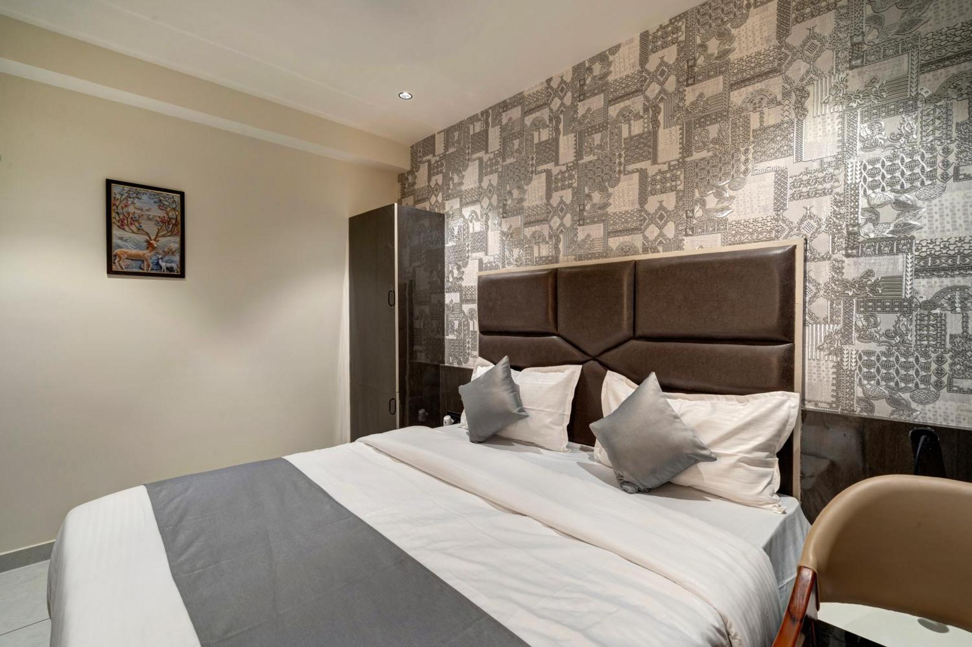 Hotel Shrimad Villa Gandhinagar Eksteriør billede