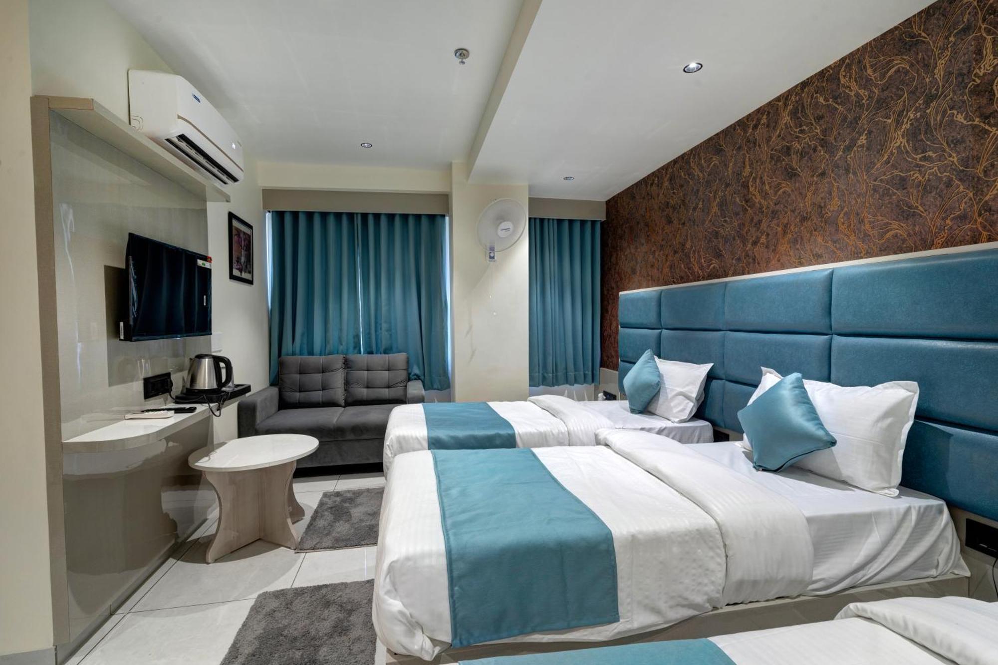 Hotel Shrimad Villa Gandhinagar Eksteriør billede