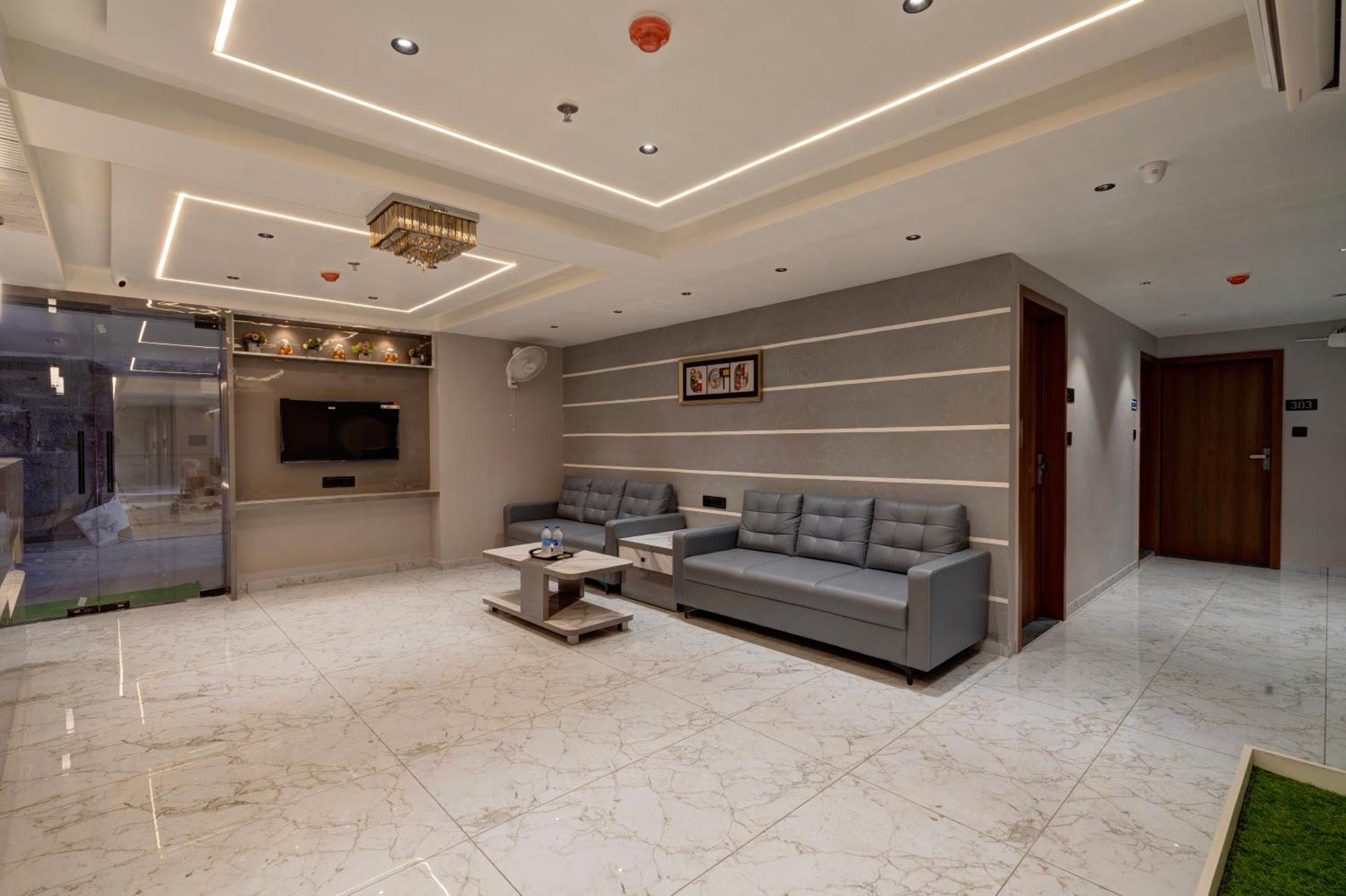 Hotel Shrimad Villa Gandhinagar Eksteriør billede
