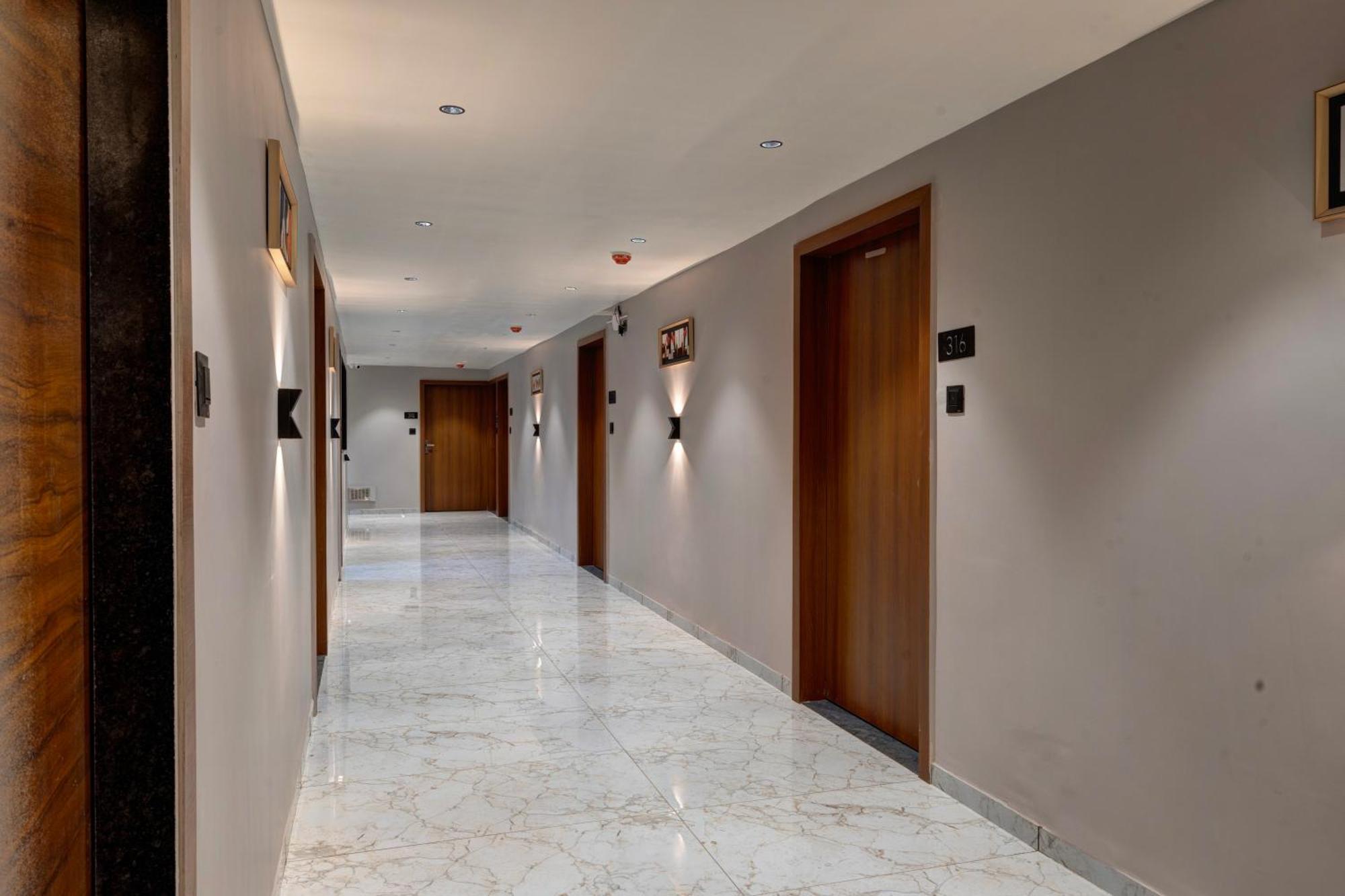 Hotel Shrimad Villa Gandhinagar Eksteriør billede